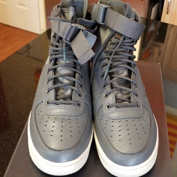 Nike SF AF1 Mid - Picture 2 of 8